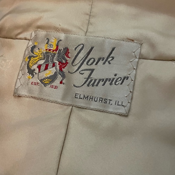 Mink Fur shawl/vest - Picture 7 of 8